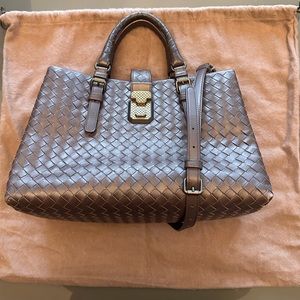 Previously-owned Bottega Veneta Roma Woven Top Handle Handbag